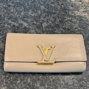 Louis Vuitton turtle dove  cappucines wallet